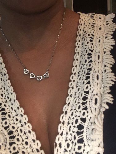 Customer photo review of Collar con  Trébol de cuatro corazones