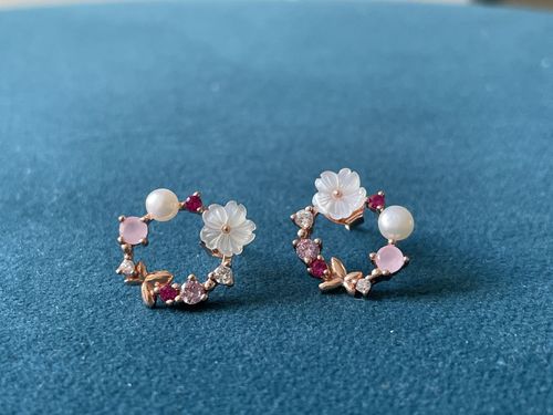 Customer photo review of Boucles d'oreilles Lila