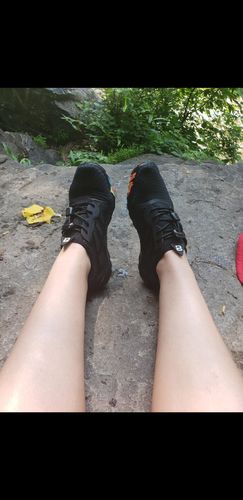 Customer photo review of Hiitave Men's Women's Riven Water Shoes