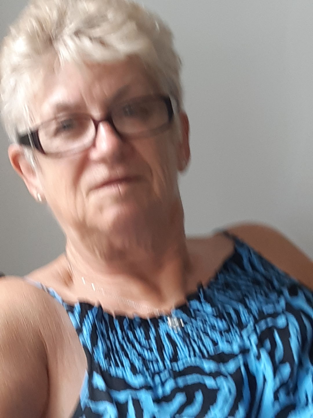 Customer photo review of To My Wonderful Wife Silver Love knot necklace