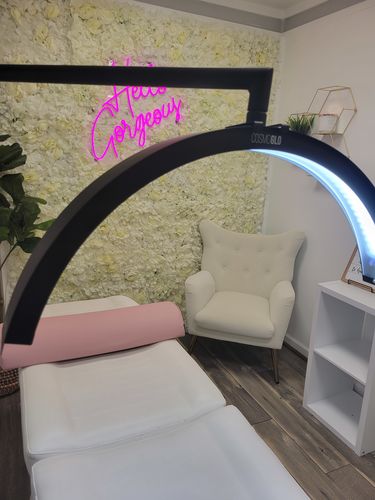 Customer photo review of CosmoGlo Original Light Bundle + Phone Clip