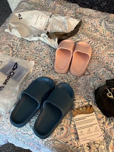 Customer photo review of Original Cushion Slides - Cloud Slides