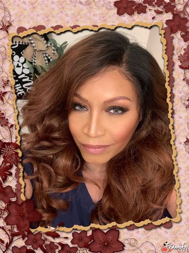 Customer photo review of Outre 360 Frontal Lace 13"x6"  HD Transparent Lace Front Wig Velora