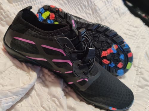 Customer photo review of Hiitave Men's Women's Riven Water Shoes