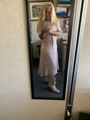 Customer photo review of Women's Glitter Inlay Wedding Boots