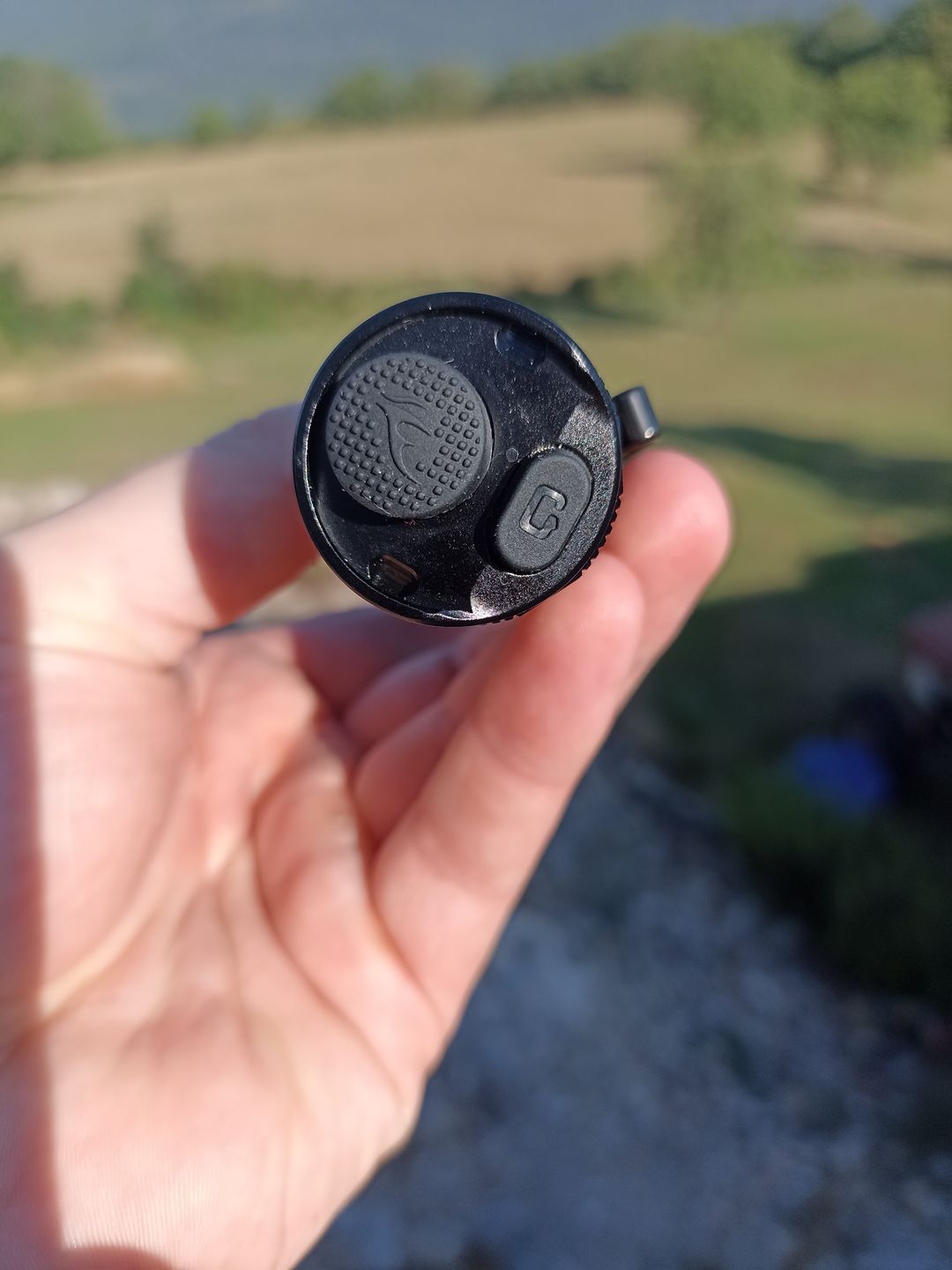 Customer photo review of Fenix TK16 V2.0 - 3100 Lumens - double commutateur arrière - pack complet