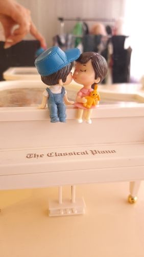 Customer photo review of 1 Set Cartoon Lovely Couple Chair For Home Decor Desk Garden Decorative Craft
