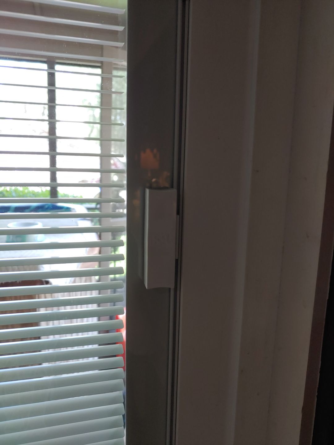 Customer photo review of RSL Sliding Magnetic Blind Controller