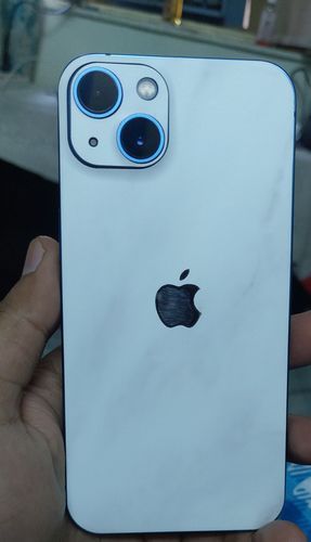 Customer photo review of iPhone 13