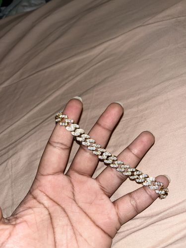 Customer photo review of “Dainty link up” anklet