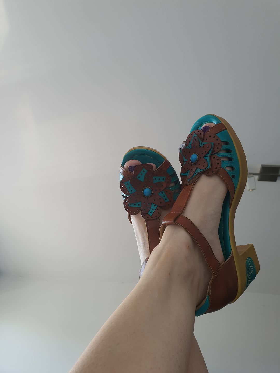 Customer photo review of Vintage Handmade Fish Mouth Floral Sandals