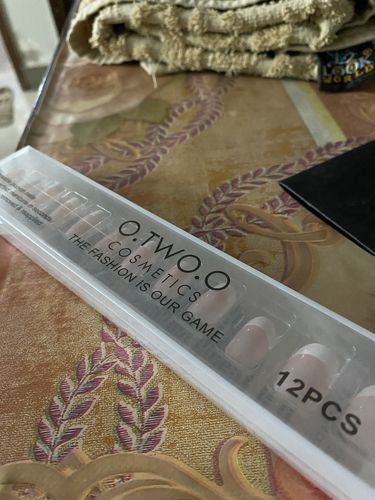 Customer photo review of O.TWO.O REUSABLE POP-ON NAILS