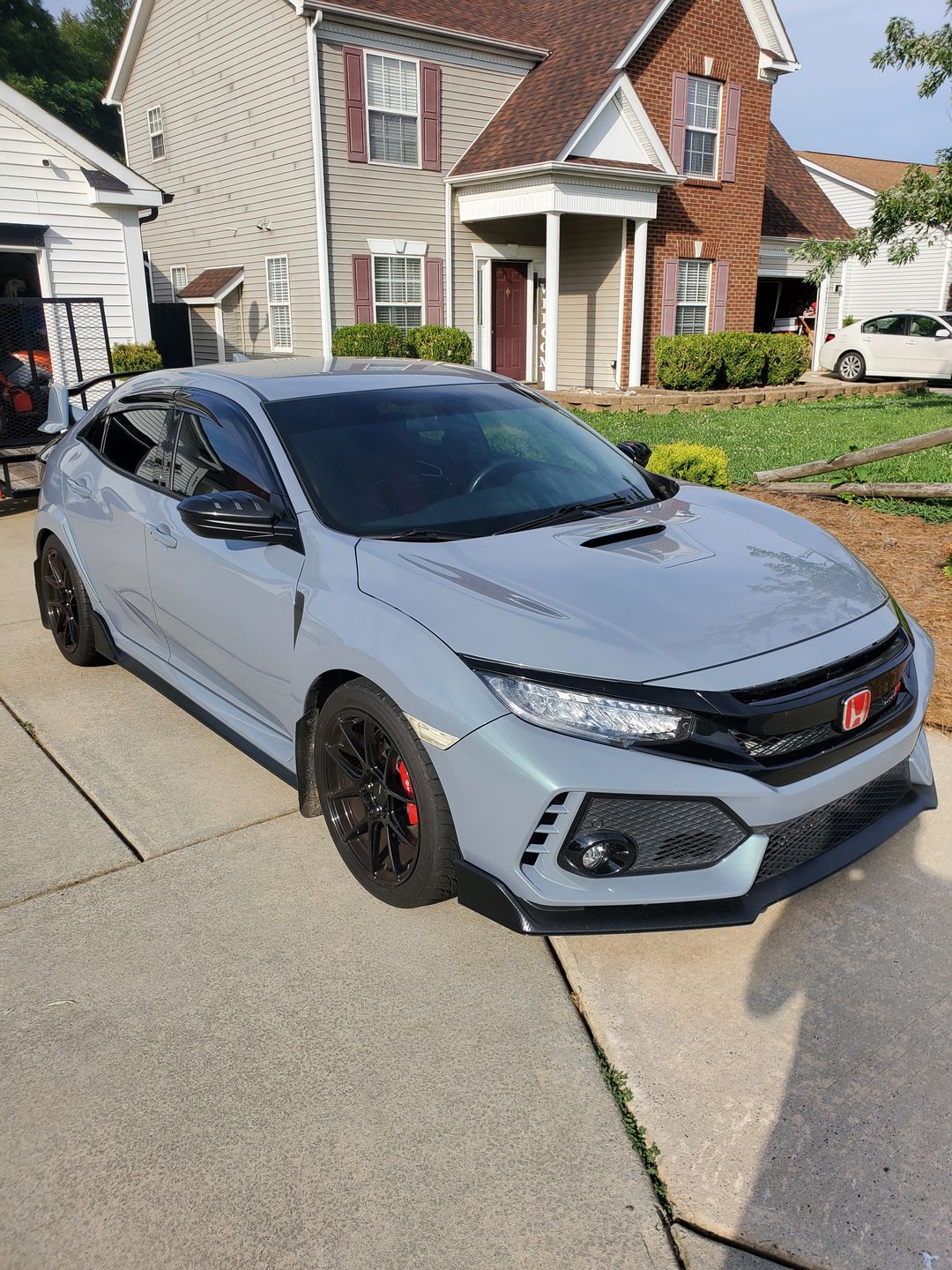 Customer photo review of 2016-21 Honda Civic Hatchback Tape-On Window Visors Wind Deflectors Rain Guards