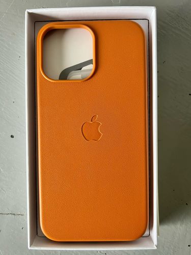 Customer photo review of iPhone Leather Case with MagSafe