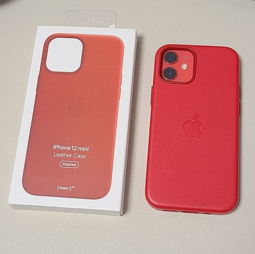 Customer photo review of iPhone Leather Case with MagSafe