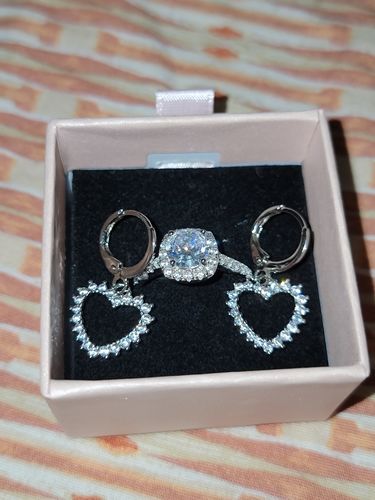 Customer photo review of “Level up” ring