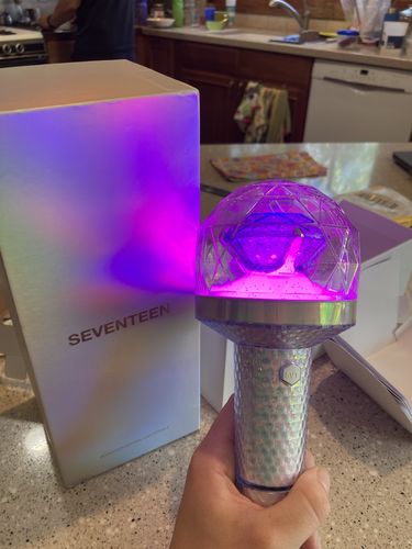 Customer photo review of [OFFICIAL] SEVENTEEN LIGHT STICK CARAT BONG Ver.2