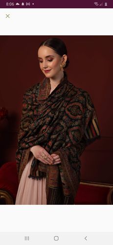 Customer photo review of Pashtush Women'S Shawl, Warm And Soft, Faux Pashmina Design, Taupe