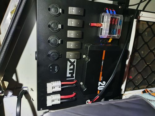 Customer photo review of Dual input 20A In-Vehicle Battery Charger DC iTECHDCDC20 DCDC MPPT