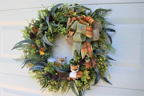 Customer photo review of 16" Round Grapevine Wreath - DECOE-035