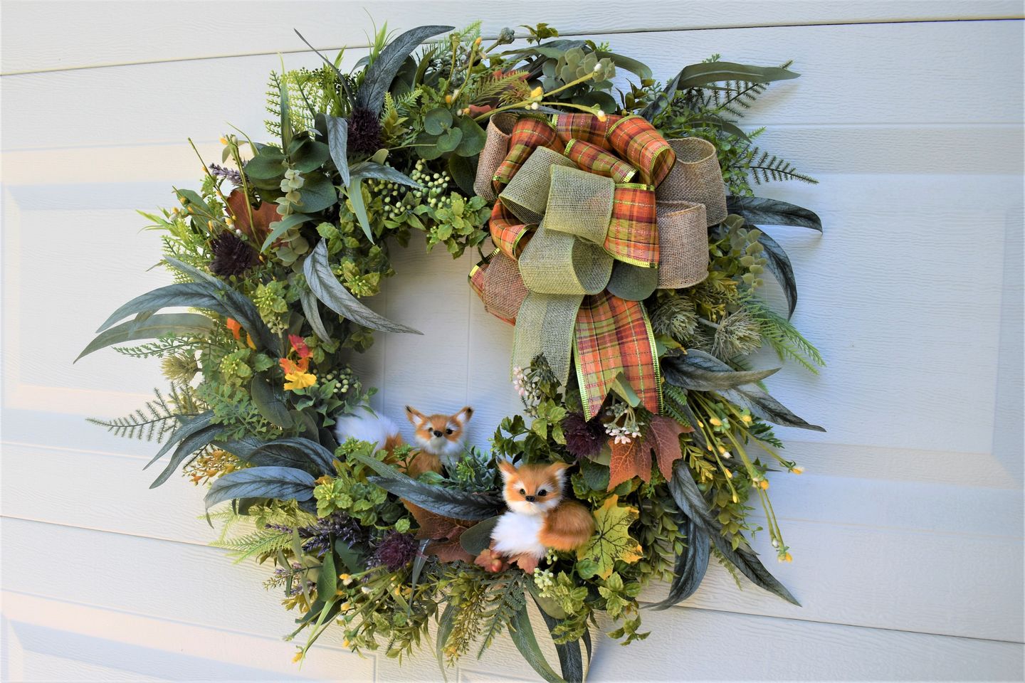 Customer photo review of 16" Round Grapevine Wreath - DECOE-035