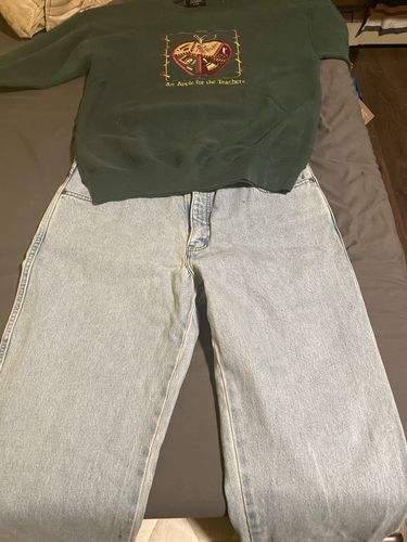 Customer photo review of Vintage An Apple For The Teacher Sweatshirt Size Large