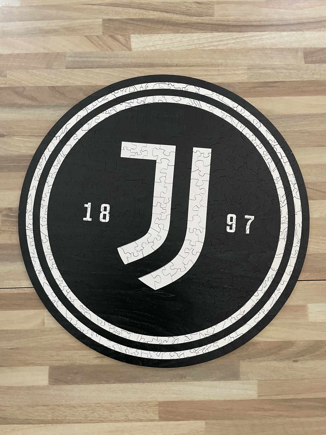Customer photo review of Juventus FC© Crest - Official Wooden Puzzle