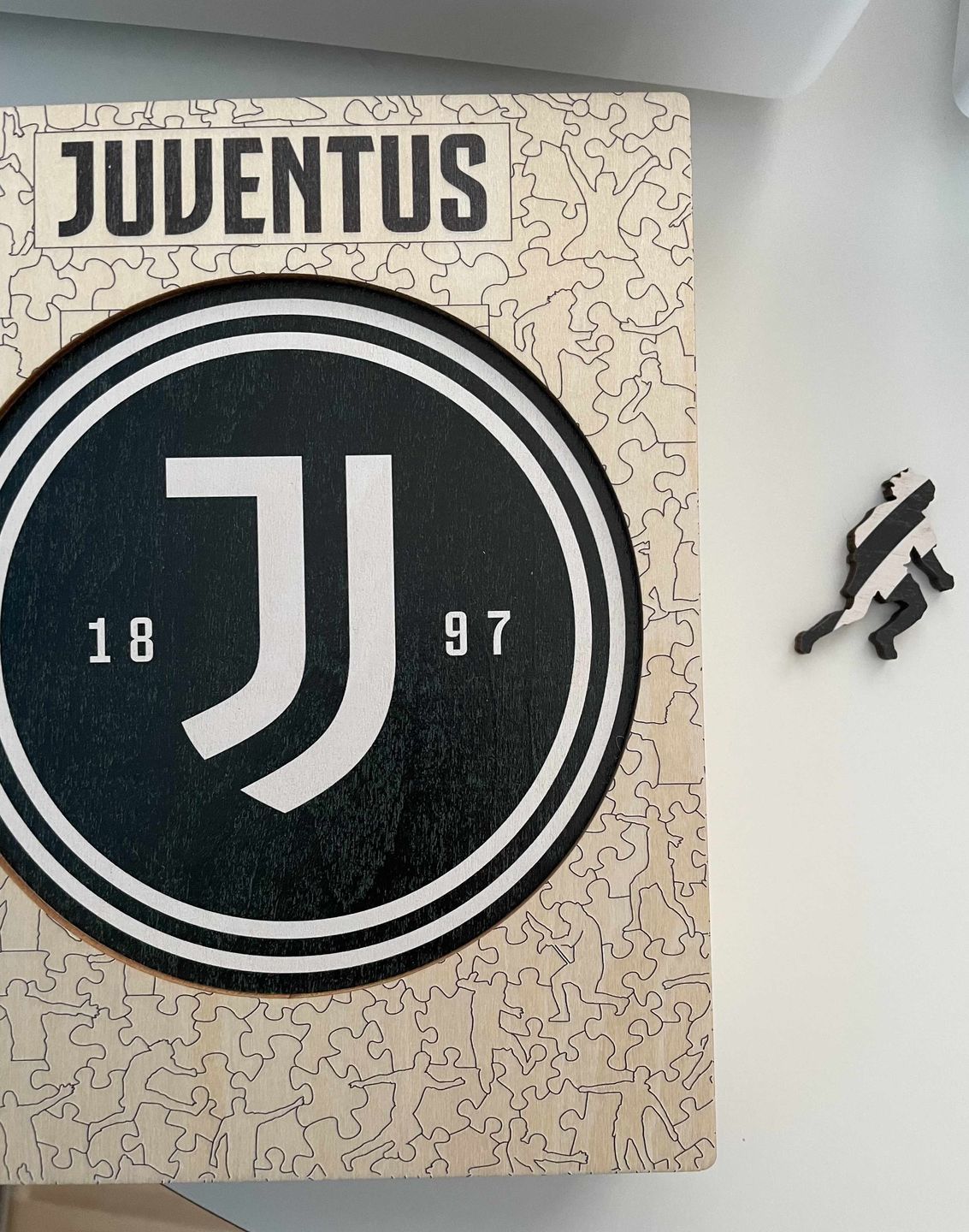 Customer photo review of Juventus FC© Crest - Official Wooden Puzzle