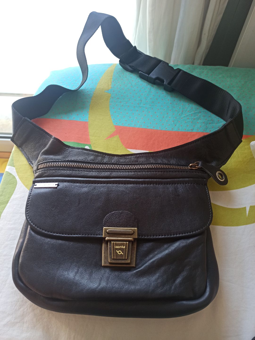 Customer photo review of Riñonera "Classic Black & Old Gold” + Bolsillo trasero · Piel · Pieza Exclusiva Núm. 19004
