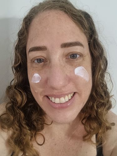 Customer photo review of פריימר בסיס לאיפור מקצועי מבית עדה לזורגן