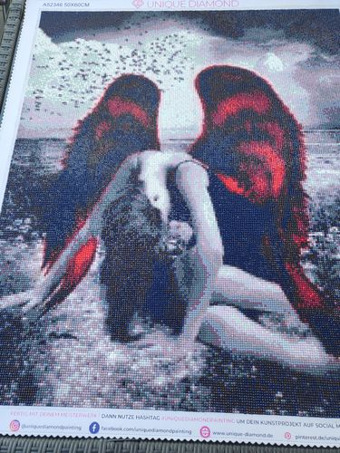 Customer photo review of 5D Diamond Painting Engel mit roten Flügel