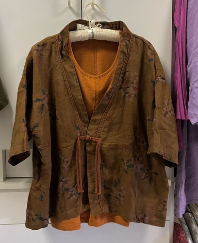 Customer photo review of Vintage Floral Women Short Sleeve Loose V Neck Shirt