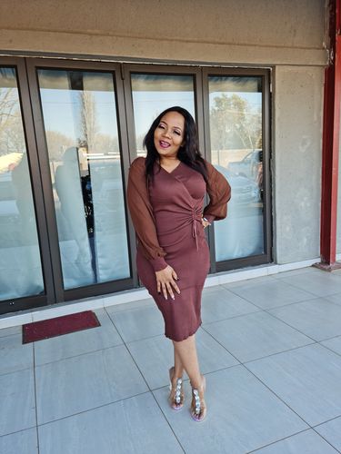 Customer photo review of V-Neck Puff Sleeve Bodycon Dress