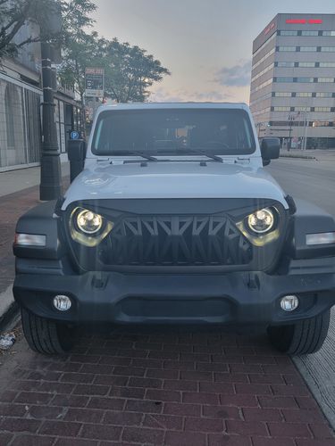 Customer photo review of Halo Headlights & Shark Grille Combo Pack for 18-22 Jeep Wrangler JL & Gladiator JT