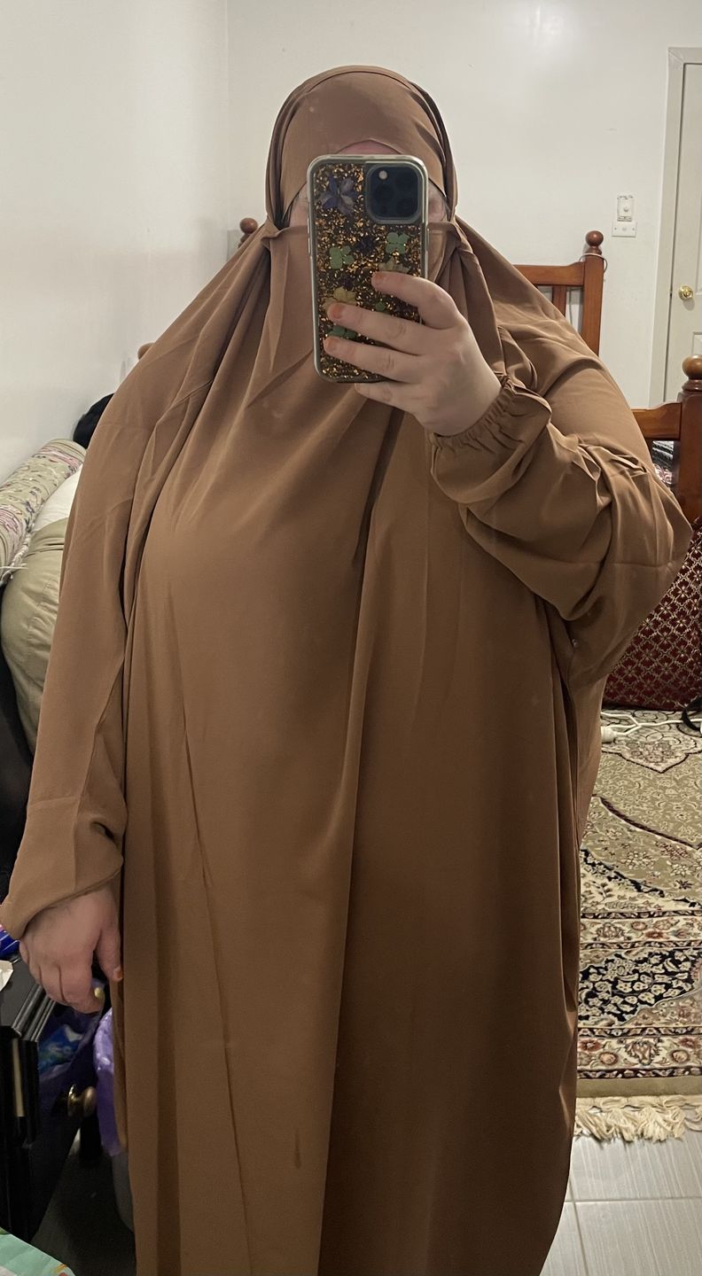 Customer photo review of Maryam Brown Jilbab