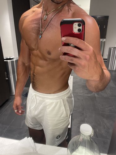 Customer photo review of Men's Classic Sol Short, Black