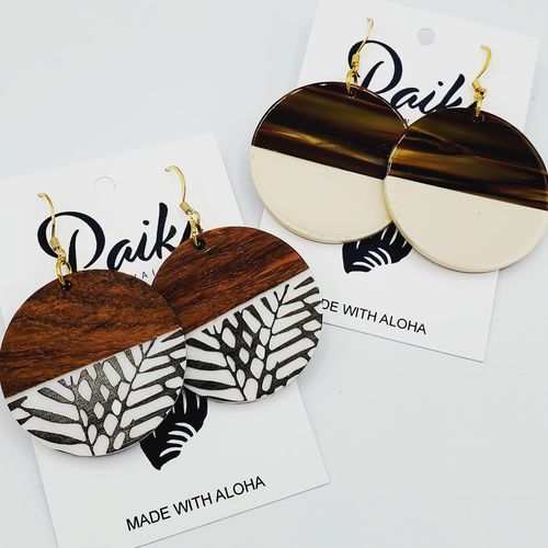 Customer photo review of Walnut Wood Round Earring Charms - Resin Circle Pendant - Gray White&Coffee Resin Round - Jewelry Supplies - 34.98x34.98x2.93mm - BB1105