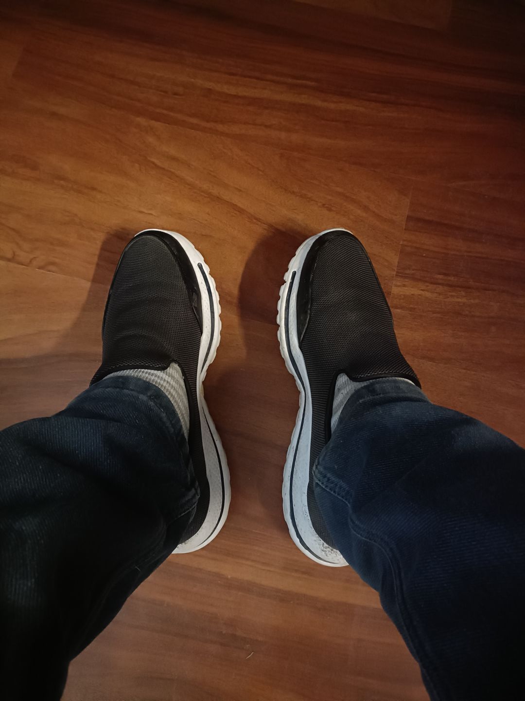 Customer photo review of Bacca Bucci Men's Comfortable Lightweight Walking Shoes