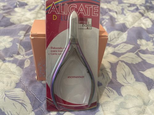 Customer photo review of Alicata Deluxe Camaleón Fantasy Nails
