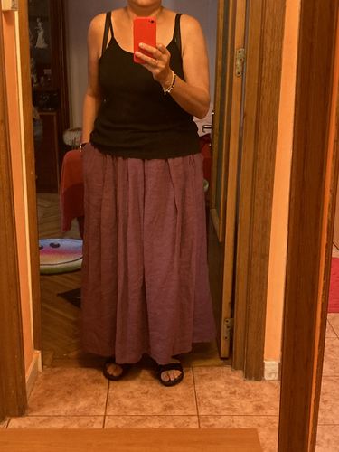 Customer photo review of Plus Size - 100% Linen Women Pure Color Skirt