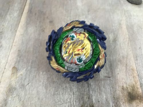 Customer photo review of TAKARA TOMY Vanish Fafnir Tapered Kick-3 Burst DB Beyblade B-185