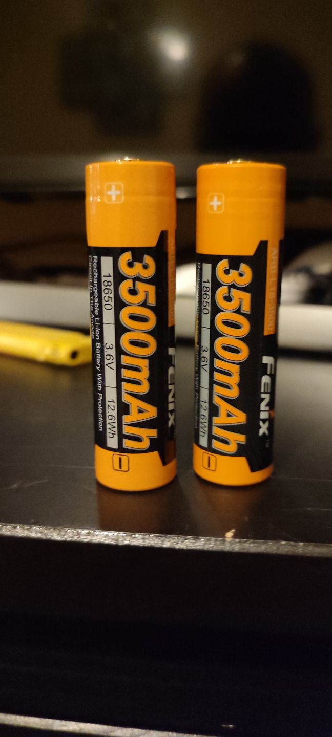 Customer photo review of Pile rechargeable Fenix ARB-L18 - 18650 - 3500 mAh pour toutes les lampes Fenix utilisant des 18650