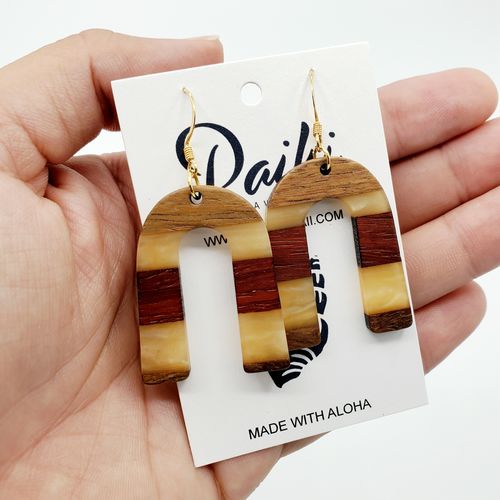 Customer photo review of Walnut Wood U Earring Charms - Resin Semi circle Pendant - Apricot Red& Coffee Resin U - Jewelry Supplies - 36.89x28.06x3.05mm - BB1107