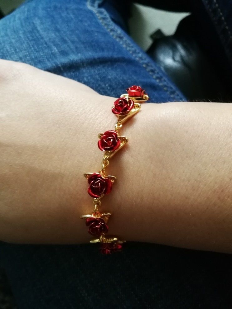 Customer photo review of "12 Reasons" Rose Bracelet