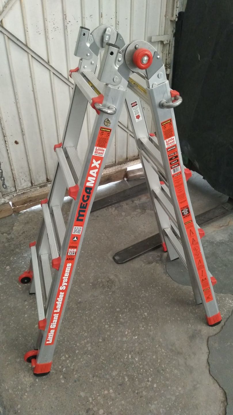 Customer photo review of Escalera de Aluminio Multiposición 17' Tipo IA Megamax Little Giant 14417 Sin Airdeck (Demo)