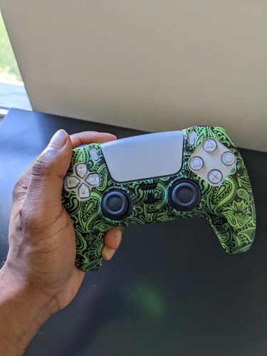 Customer photo review of Green Motif - PS5 Controller Skin