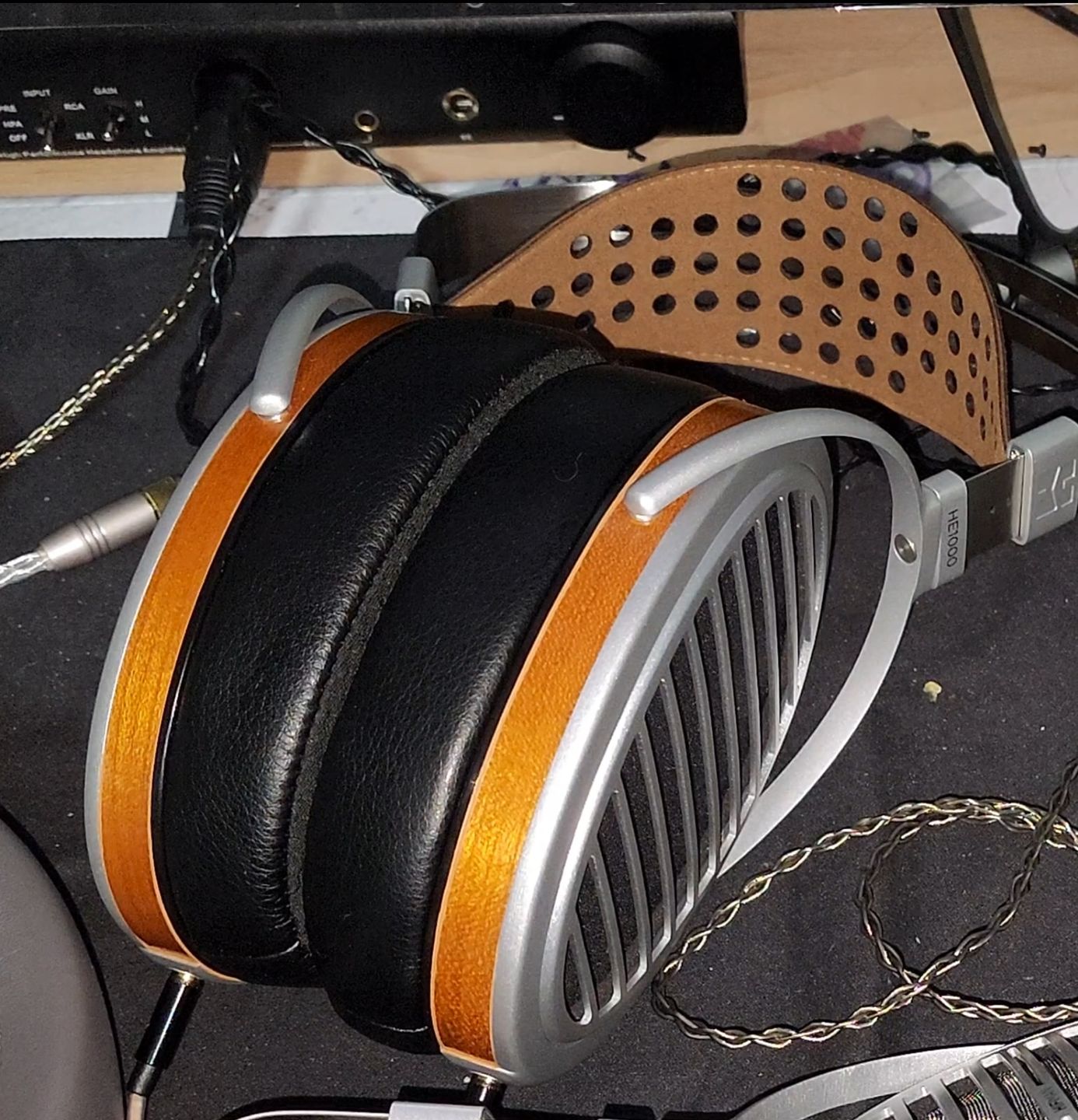 Customer photo review of Hifiman HE1000 V4 Headphones - Stealth Magnet Edition