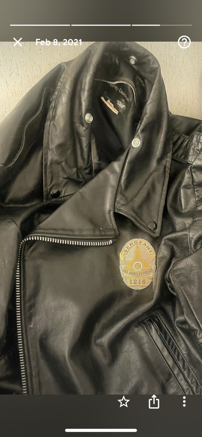 Customer photo review of LAPD Los Angeles Sergeant Police Badge Solid Copper Replica Movie Props With Number 1216