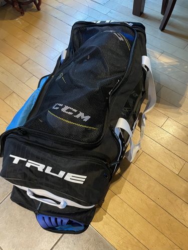 Customer photo review of True 2021 Elite Equipment Carry Bag (Black/White)