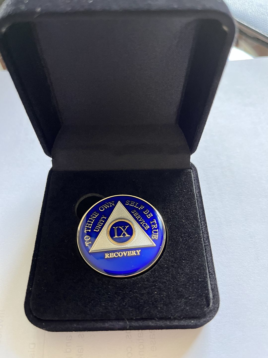 Customer photo review of 34mm Standard Size AA Medallion Velvet Box - Specialty Chip/Coin/Token Holder